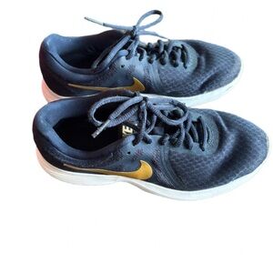 Nike Revolution 4 Women’s Running Shoes Navy with Gold Swoosh – Size US 7 No Box